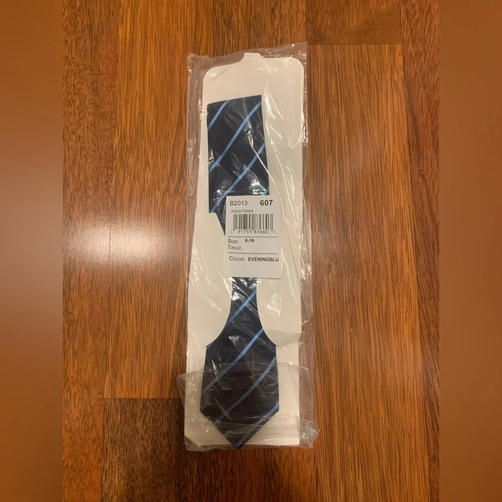 *2 for $10 item* Children’s Place boys tie